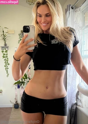 jazzygally - Love a man with a sense of humor, slide into my dm’s with your best
