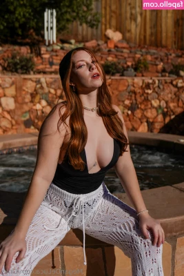 Megan DeLuca [ megan-deluca-54 ] - 1 Do you want strap on pov video in your inbox?   2 Or nylon worship?