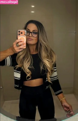 Trish Stratus [ trish-stratus ] - Snuck away to take pictures for you guys 💋💋💋