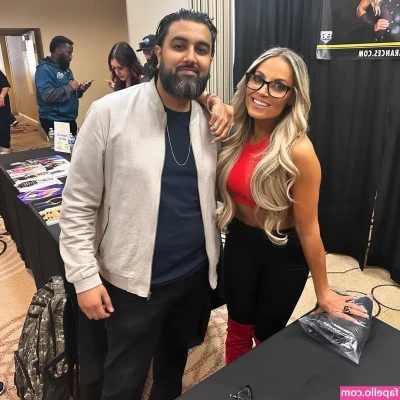 Trish Stratus [ trish-stratus ] - This pussy is soooooooooooo wet