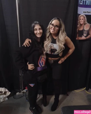 Trish Stratus [ trish-stratus ] - Do you want to know my other side now?  Quer conhecer meu outro lado