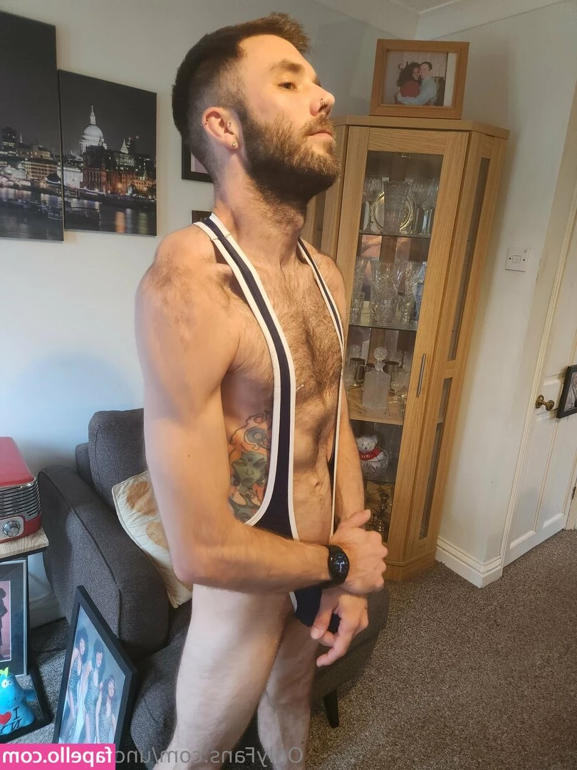 uncuthugeguy - Naughty girl