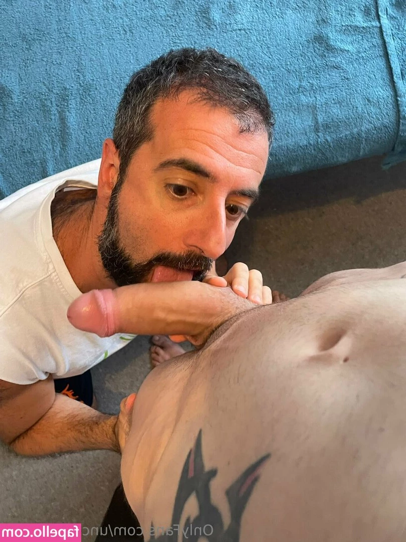 uncuthugeguy - just added something to the dropbox 🥵 go check it out 💦