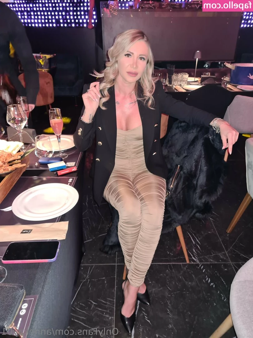 annekay01 - Think I'm innocent or naughty?