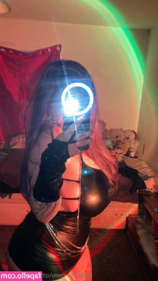 uptempoprincess - Cream Queen
