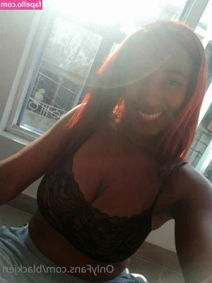 blackjen - Anyone interested in fucking a busty goth girl       