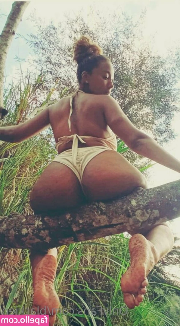 blackjen - Pussy so swollen  horny from last night after getting licked by a