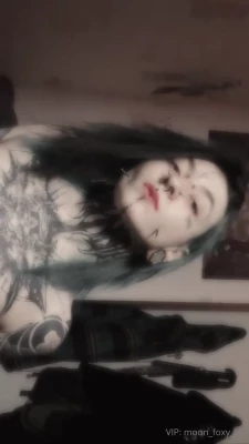 moon_foxy [ moon-foxy ] - What food should I deepthroat next?😝