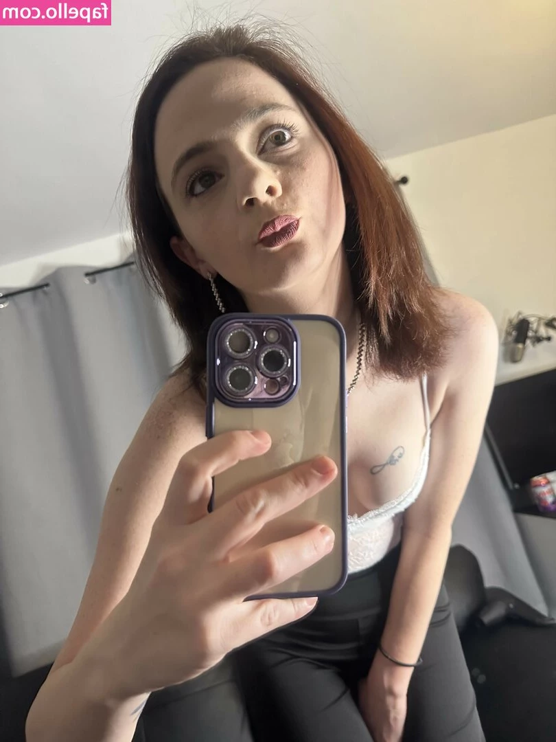 our_littlesecret [ our-littlesecret ] - ❤️💋 Just playing with my boobs 😈😈