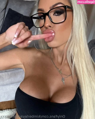kimberleyandersonxxx [ kimberleyandersonxxx-1 ] - Love these sexy poses