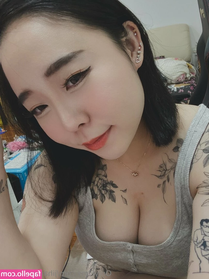 babyjihae_free [ babyjihae-free ] - Happy Belated Valentines day  you bunch of filthy perverts   love you