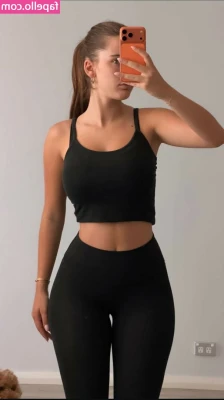 Lauramjj_ [ lauramjj ] - Sun soaked 🍑