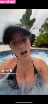 Lauramjj_ [ lauramjj ] - Stopped for a quick boob flash on the trails for y’all 😛 also…
