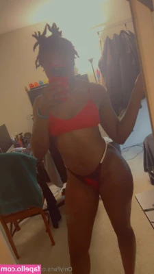 thegiascott - should i do a lil stream today 🥺
