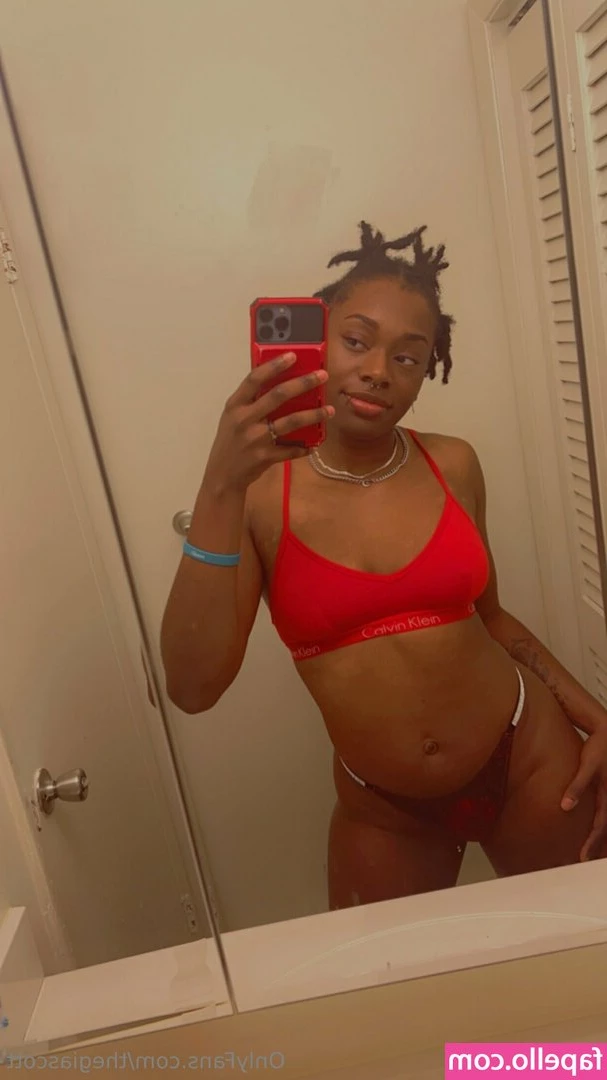 thegiascott - Oops  All my clothes fell off  XOXO Katrina