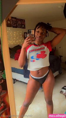 thegiascott - 🇺🇸 Do you like it more baby? ass or pussy?  🇧🇷 Do que
