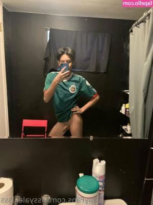 sissyalexisss - Boobies looking big today