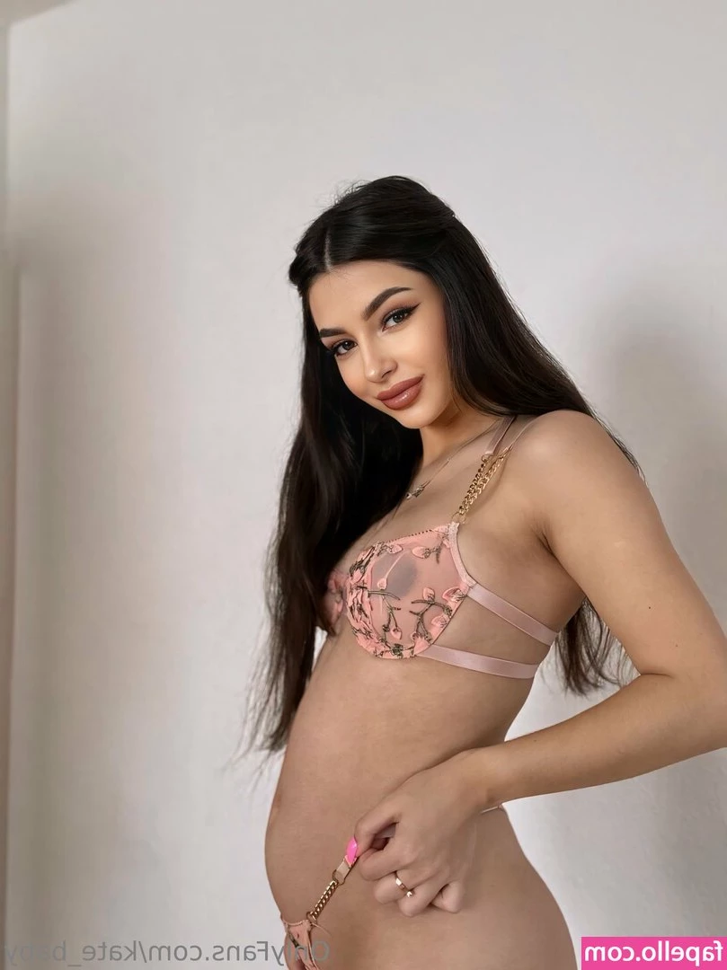 kate_baby [ kate-baby ] - I ve been masturbating all afternoon  honey  my pussy is so hot  I