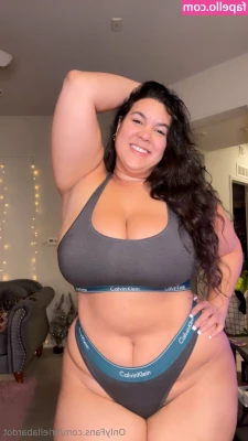 briellabardot - Wanna take a bite?💋🖤