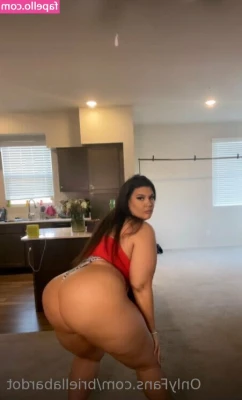 briellabardot - Feeling so hot today