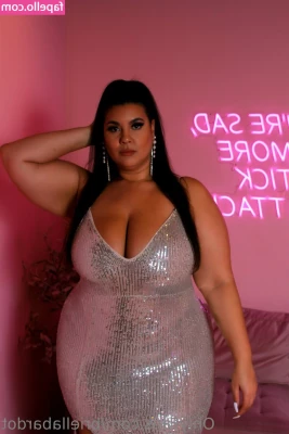 briellabardot - Going live with some girls in a bit 🤠