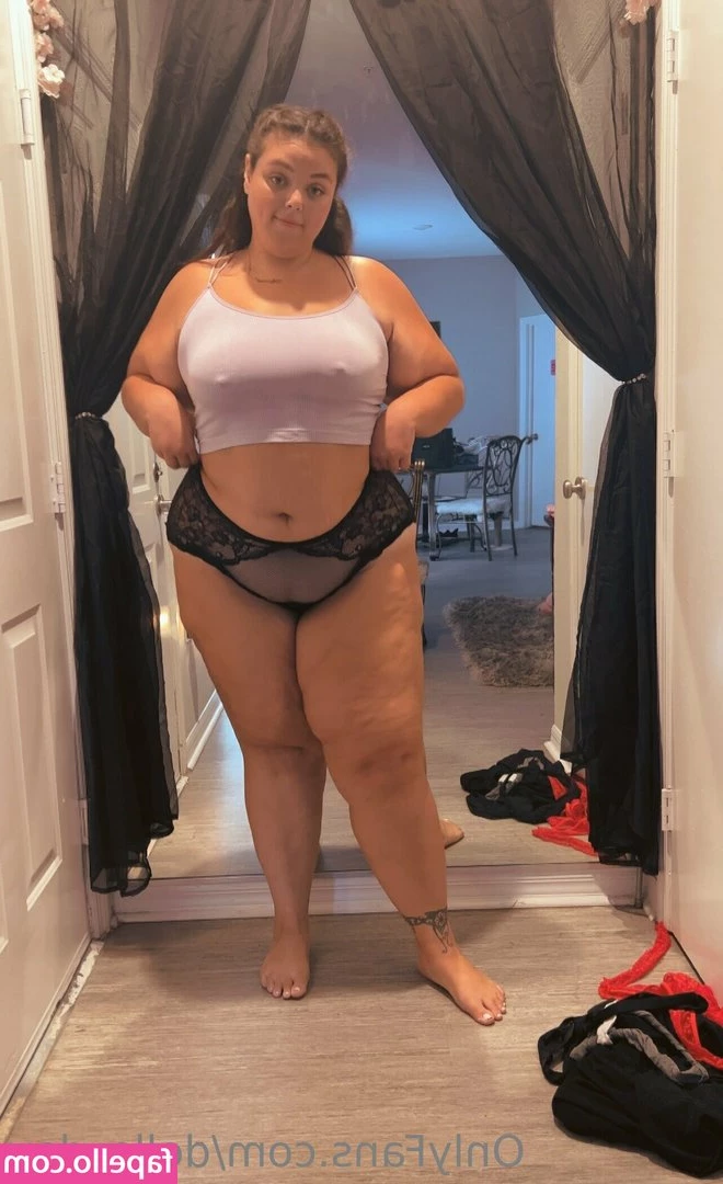 della_day [ della-day ] - Sexy dripping   wet kitty      onlyfans  model  sexy  love  lingerie 