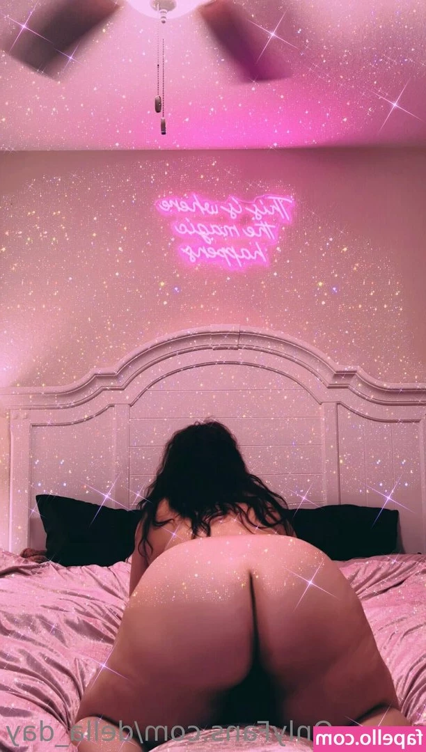 della_day [ della-day ] - Fresh nudes   you know I like taking nudes when I m bored so of