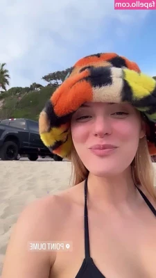 Alissa Violet [ alissa-violet ] - important thing to know about me  i give zero fucks about talking