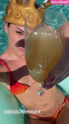 Alissa Violet [ alissa-violet ] - Time for a shoutout    Watch this BBW MILF cutie get dirty for you 