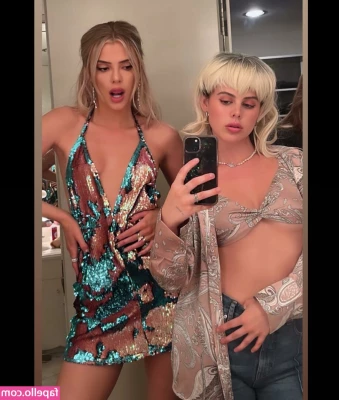 Alissa Violet [ alissa-violet ] - Goddess is bored and ready to toy with you 😈😉. @hot4giuli