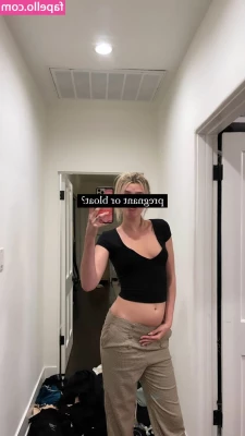 Alissa Violet [ alissa-violet ] - View from below 😛