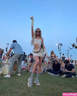 Alissa Violet [ alissa-violet ] - Most devilish angel 😈   Anyone else watching the US Open? ⛳️