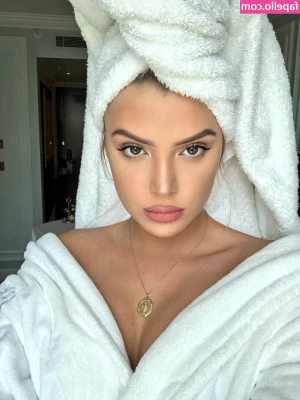 Alissa Violet [ alissa-violet ] - Will u get me warm? 🥵💦