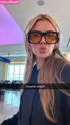 Alissa Violet [ alissa-violet ] - Mood: Hot and unbothered. 🥵🫅