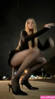 Alissa Violet [ alissa-violet ] - Stroke to my perfect nylon feet and tits😈🍒