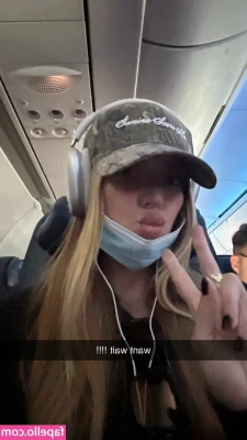 Alissa Violet [ alissa-violet ] - DM me and let me show you what made me late this morning;)