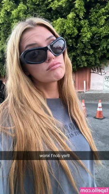 Alissa Violet [ alissa-violet ] - Would you sneak into the Gryffindor common room with me? :P