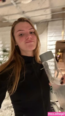 Alissa Violet [ alissa-violet ] - I am happy to consider any custom photo or video requests. But at