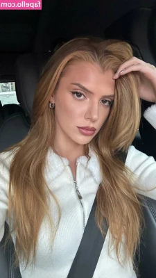 Alissa Violet [ alissa-violet ] - SURPRISE 🦶 😉😉