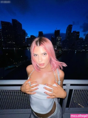 Alissa Violet [ alissa-violet ] - Definitely feeling in the mood to play truth or dare again tonight