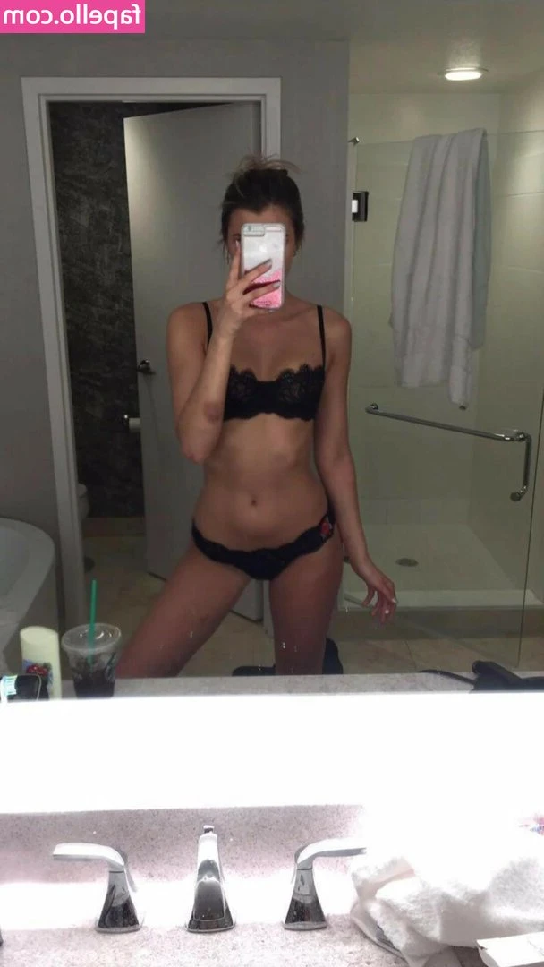 Alissa Violet [ alissa-violet ] - What do you want to see this Friday? ;)