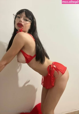kim.li [ kim-li ] - Yes those are my panties on the floor 😈