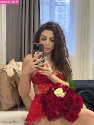 paulina.swe [ paulina-swe ] - Listen to me moan as I get fucked by this fake bbc   I wish it was