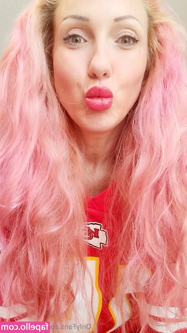 missroyalkc - video She’s beauty and she’s grace ~