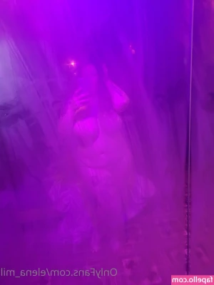 elena_miilf [ elena-miilf ] - I know you want to grab this thick ass   show them some love