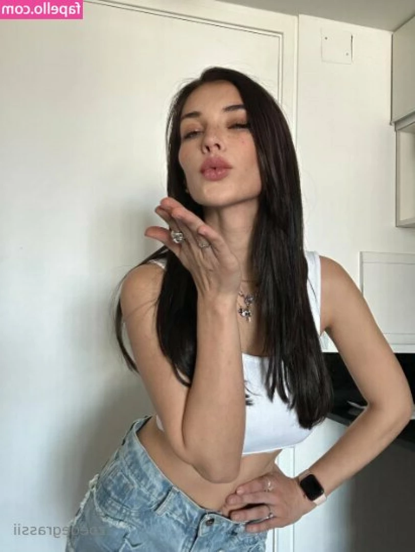zoedegrassii - Good moaning