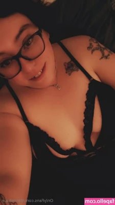 darnisha.e [ darnisha-e ] - You wanna play
