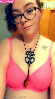 darnisha.e [ darnisha-e ] - Started the year playing the role of a domestic goddess   A very