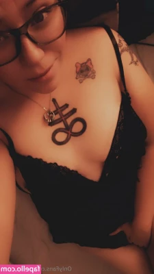 darnisha.e [ darnisha-e ] - Kiss