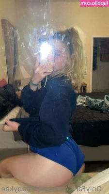 sweetbabykae - Boobs  That s it  That s the whole caption